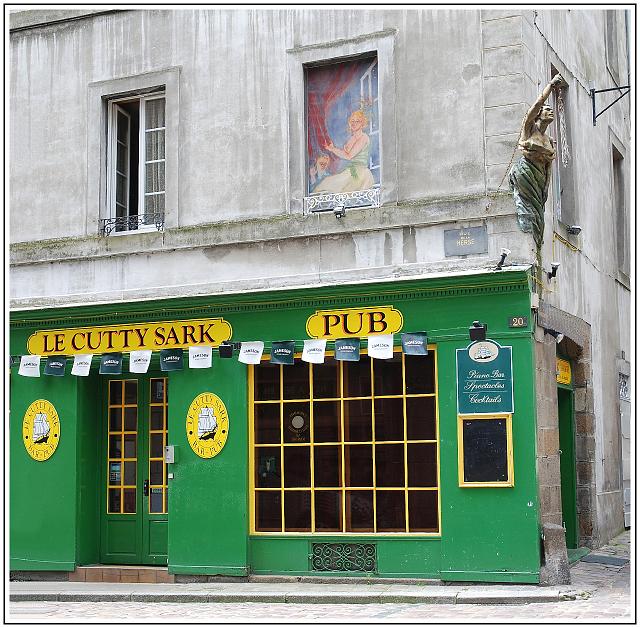 St Malo-Pub.jpg